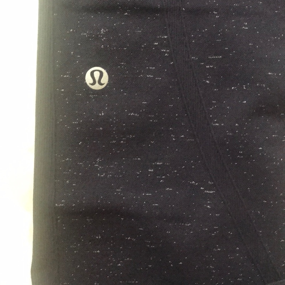 New Lululemon Free to Flow 7/8 Tight *Fleck - Picture 3 of 5